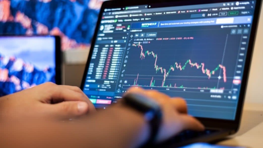 AI-Driven Secure Crypto Investment Platform for Passive Income