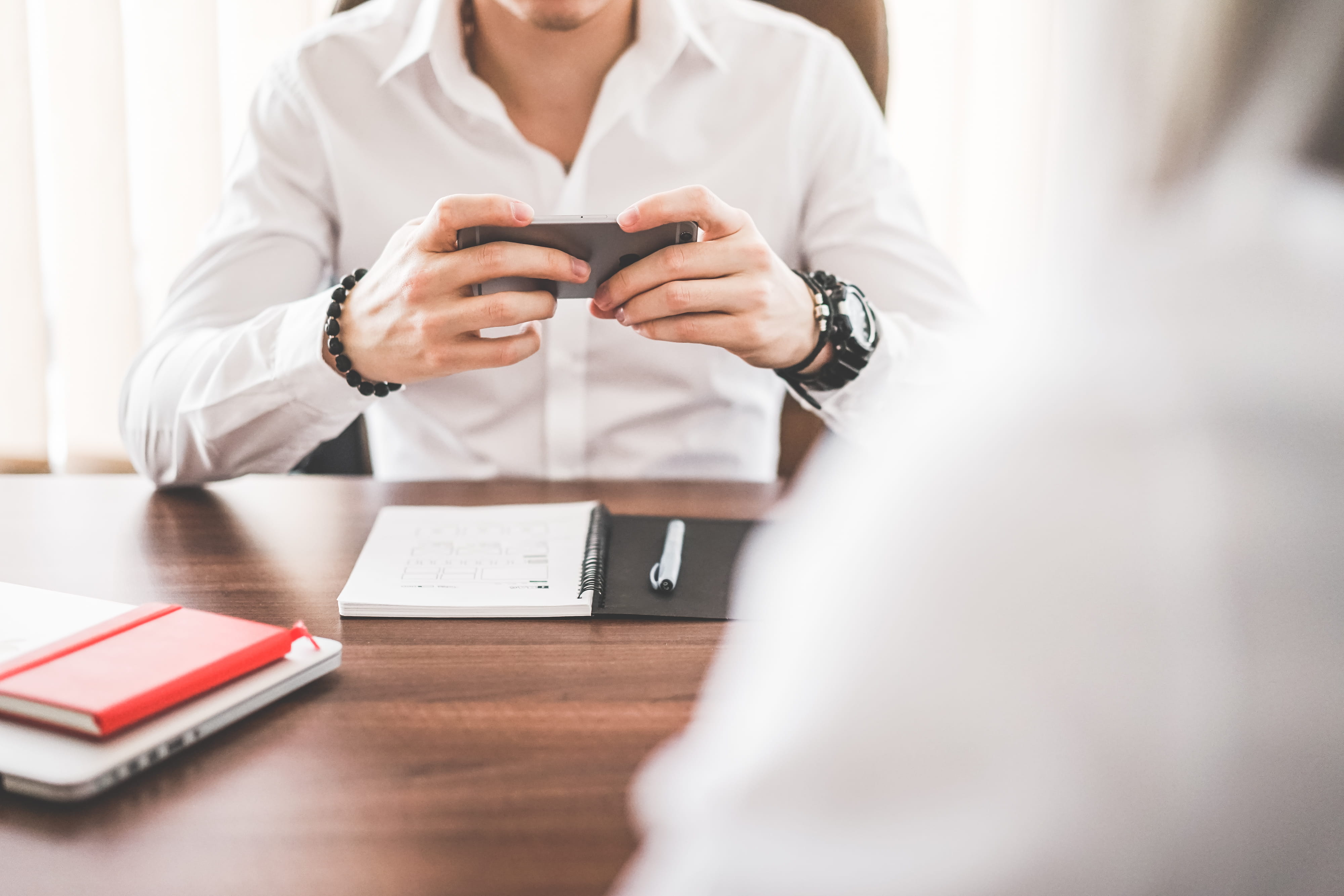 Compare business mobile deals UK to Improve Business Connectivity